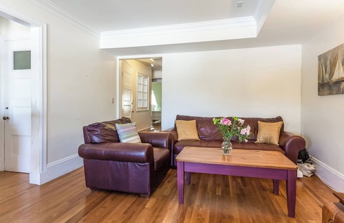 Aspinwall Hill Apartment | View the Boston Marathon at mile 23, minutes from this 4 bedroom, 4 bath home