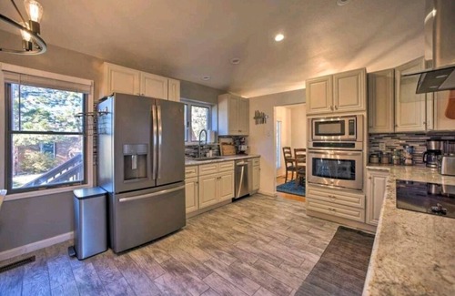 Gleneagle House | Viewhouse | Only 5 Minutes from USAFA