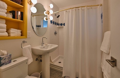 Dundee House | Views, Amenities and Charm for the Traveler who Wants "A Little More"