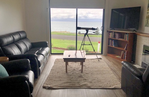 Portland House | 'Views at Victoria Parade'