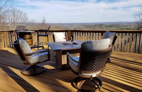 Helen Cabin | Views galore, SPA, game room, FIREPIT, 2 LVNG ROOMS, 2 DECKS
