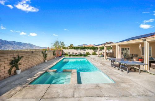 Desert Hot Springs House | Views, Gameroom, Saltwater Pool & Hot tub, Firepit by MariamsBnb