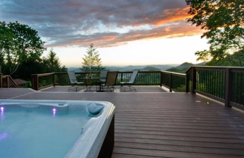 Napa County House | Views, good vibes, and vesper skies.