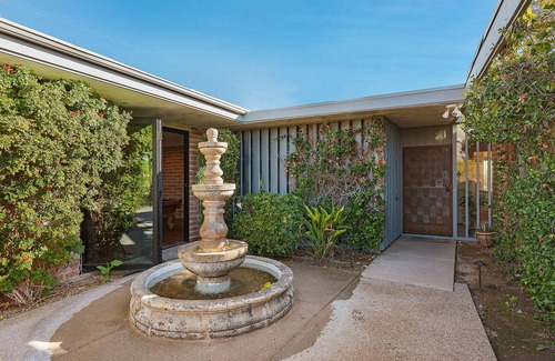 Catalina Foothills Estates House | Views! Gracious Historic Mid-Century Foothills Home.