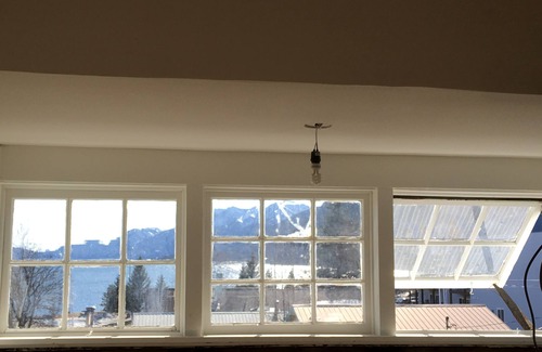 Seward House | views! Location! Historic 2BR/1BA loft with Views-Downtown Telegraph House