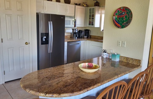 Oak Creek House | VIEWS! Near Swimming, Hiking/Biking Trails, Golfing, Spas