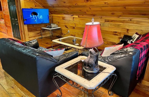 Fleetwood Cottage | Views, Near Wineries, Breweries, Hiking, Biking!
