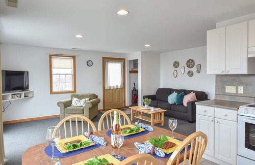 North Truro House | Views of Bay Access to Private Beach!