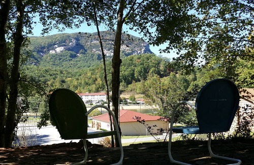Lake Lure House | Views of Lake & Chimney Rock - Walk to Inn and Moose and Goose Pub!