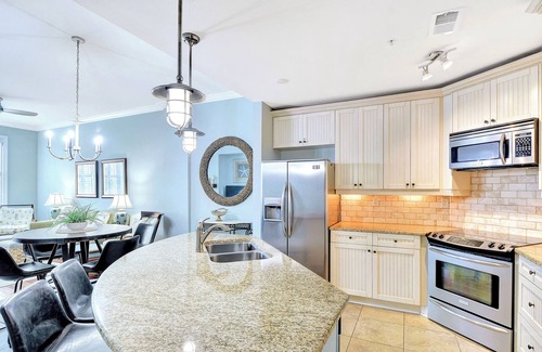 Saint Simons Island Condo | Views of the Marina, Frederica River, St Simons Sound & Jekyll Island 3BD/3BT