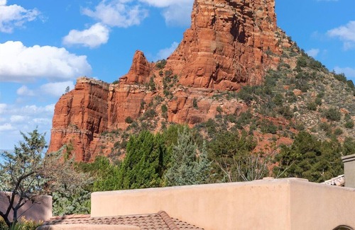 Oak Creek House | Views of the red rocks, come enjoy your private oasis with family and friends