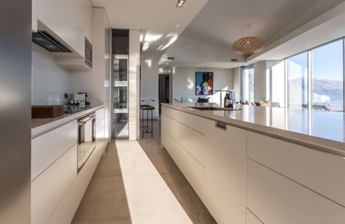 Queenstown House | Views on Edinburgh | Every room has a view
