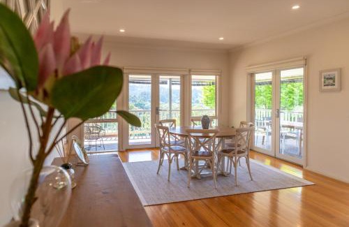 Healesville House | Views On Montpellier