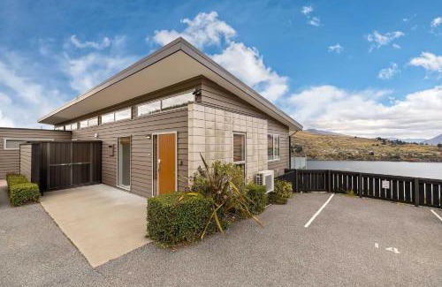 Queenstown Apartment | Views on the Top