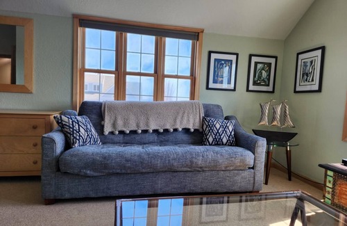 Bayfield Condo | Views. Sleeps 8. Across from marina. Pet Friendly. Elevator
