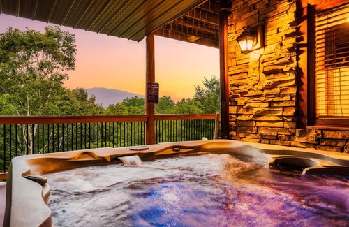 Pittman Center Cabin | Views | Theater | SeptDeals | GameRm | HotTub