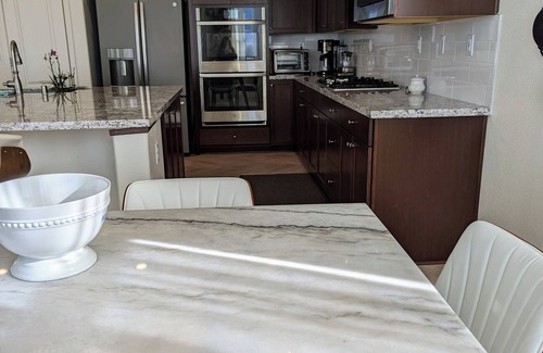 Reno House | Views, Views, Views.Beautiful 2800 sqft 30 mins to Tahoe large backyard.