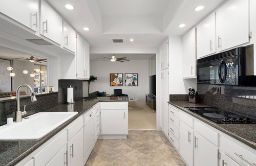 Rancho Mirage Condo | VIEWS, VIEWS, VIEWS! NEWLY DECORATED! CENTRAL PALM SPRINGS AREA