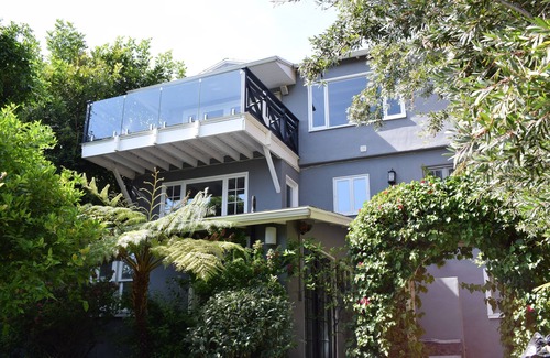Hollywood Hills West House | Views! Walk To Sunset Blvd And West Hollywood! 2Bd House In Hollywood Hills.