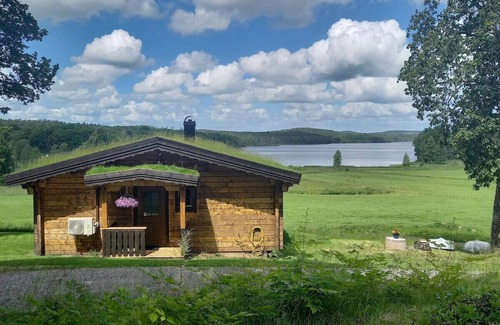 Kungsater House | Viking cottage with lake view and fishing possibilities