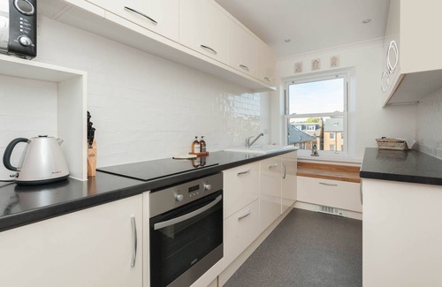 Broadstairs Cottage | Viking View - sleeps 4 guests in 2 bedrooms
