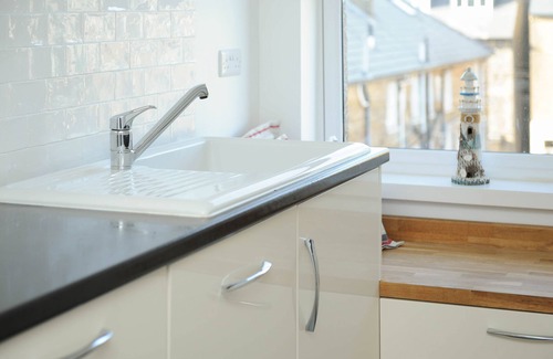 Broadstairs Cottage | Viking View - sleeps 4 guests in 2 bedrooms