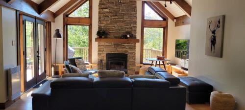 Petite-Riviere-Saint-Francois Ski Chalet | Villa Alpine - Alpin en Foret avec Spa