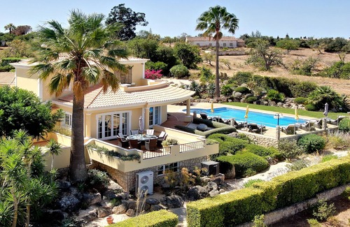 Carvoeiro House | Vila Colina, luxury villa with 5 bedrooms and private heatable pool.