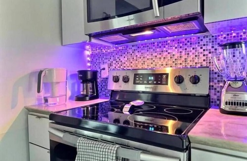 Gladeview House | Vila Oasis Jacuzzi Glamping Gym Parking BBQ Secure