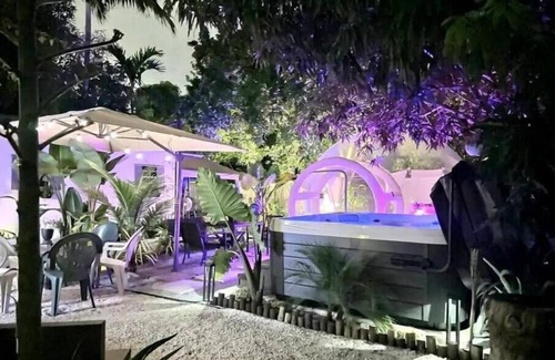 Gladeview House | Vila Oasis Jacuzzi Glamping Gym Parking BBQ Secure