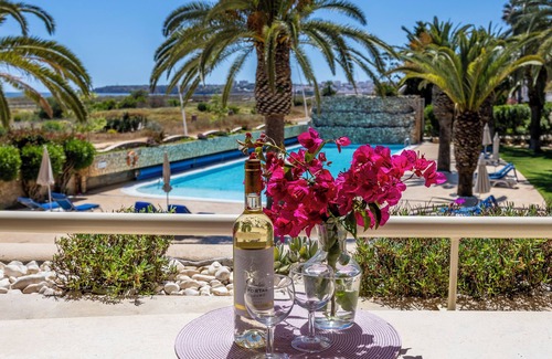 Meia Praia Apartment | Vila Palmeira