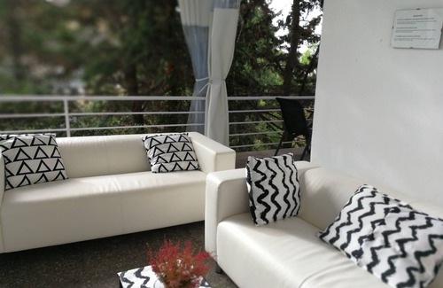 Gracia House | Vilaro Park Güell house with private pool. For groups of friends and families