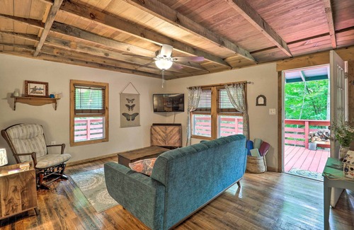 Vilas Cabin | Vilas Treetop Cabin w/ On-Site Creek & Views!
