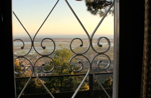 Massarosa Villa | Villa surrounded by green woods, with a wonderful view on the coast. FREE WIFI