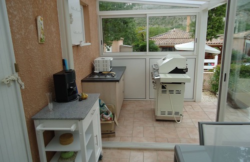 Montreal House | Villa à la Campagne Avec Petit Terrain et Piscine à Partager