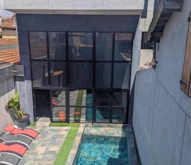 Le Canet Villa | Villa élégante à Marseille avec grande piscine privée