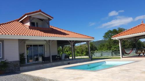 Le Diamant Villa | Villa élégante avec piscine privée au Diamant et vue sur la mer