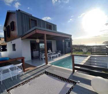Saint-Paul Villa | Villa élégante avec piscine privée à Saint Paul + Vue sur la mer