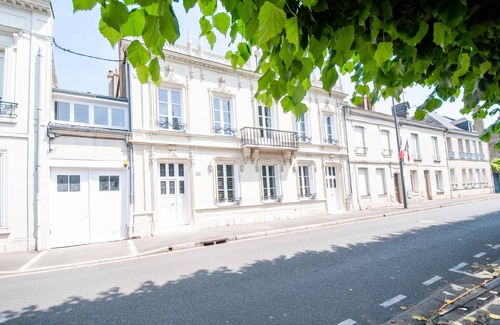 Vendome House | Villa Élégante - garden & heated pool