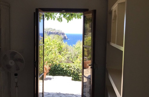 Deia Villa | Villa Única con Acceso al mar