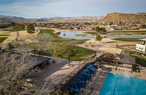 Bloomington Condo | Villa #01 at Bloomington Country Club