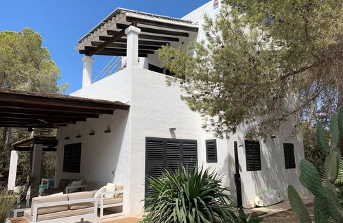 Calo de Sant Agusti House | Villa 150M from the beach in the best area of ​Mitjorn-FREE WIFI, AIR CONDITIONING