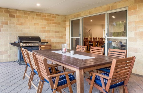 Yallingup Siding House | Villa 16 at Rivendell Winery - situated at the corner of Commonage and Wildwood