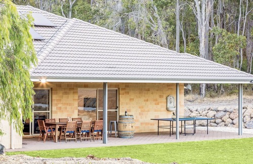 Yallingup Siding House | Villa 16 at Rivendell Winery - situated at the corner of Commonage and Wildwood