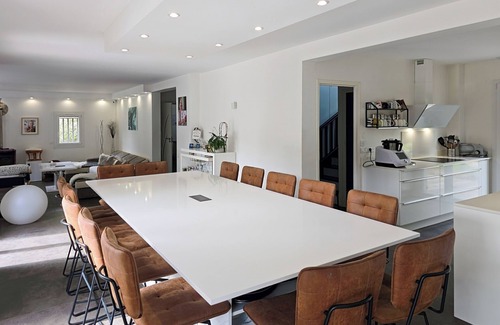 Pontault-Combault House | Villa 16pers - 240m2 sur 3800m2 de Jardin - Jaccuzzi 6/7 Places