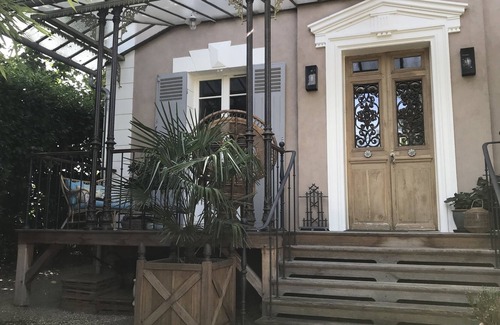 Haut Montmorency Villa | Villa 1900 Avec Véranda Dété et Jardin Paysager Proche des Sites Olympiques