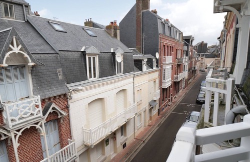 Le Treport Villa | Villa 1900 "Henriette" 100 metres from the beach