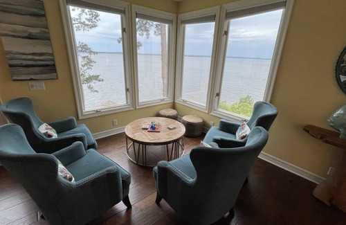 Negreet Villa | Villa 2@Bailey Bluff*4 bedrooms*4.5 bathrooms*Swimming Pool*Large Deck Lakeside