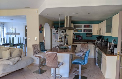 Simiane-Collongue Villa | Villa 200 m2 Simiane collongue between Aix and Marseille 4 bedrooms, spa pool,