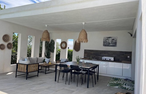 Aubais Villa | Villa 240 M2 located between the Camargue and its Mediterranean beaches